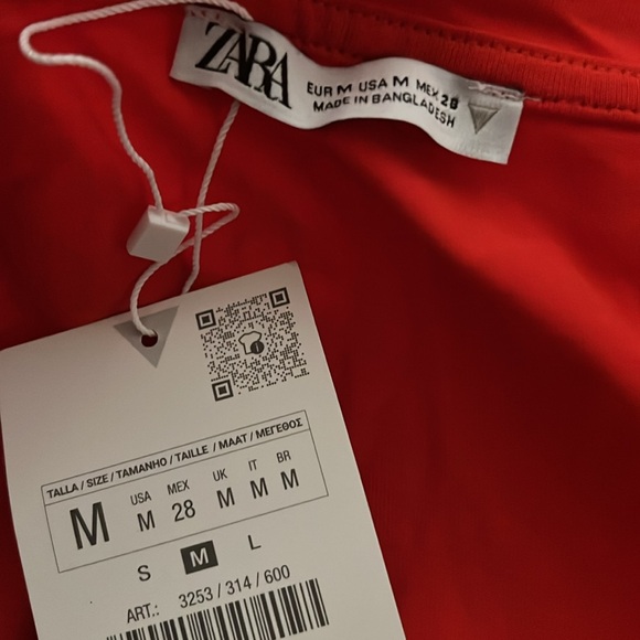 Zara Red ❤️❤️❤️ Ruffled Sleeve Top - Size Medium- NWT - Picture 9 of 10